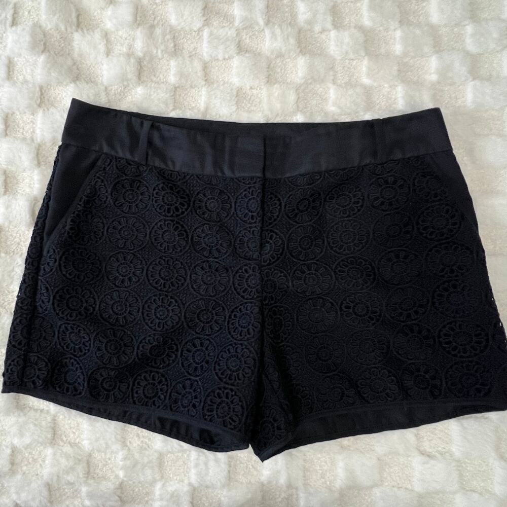 The Limited Black Lace Shorts Womens Size 14 Floral Crochet Overlay Dressy